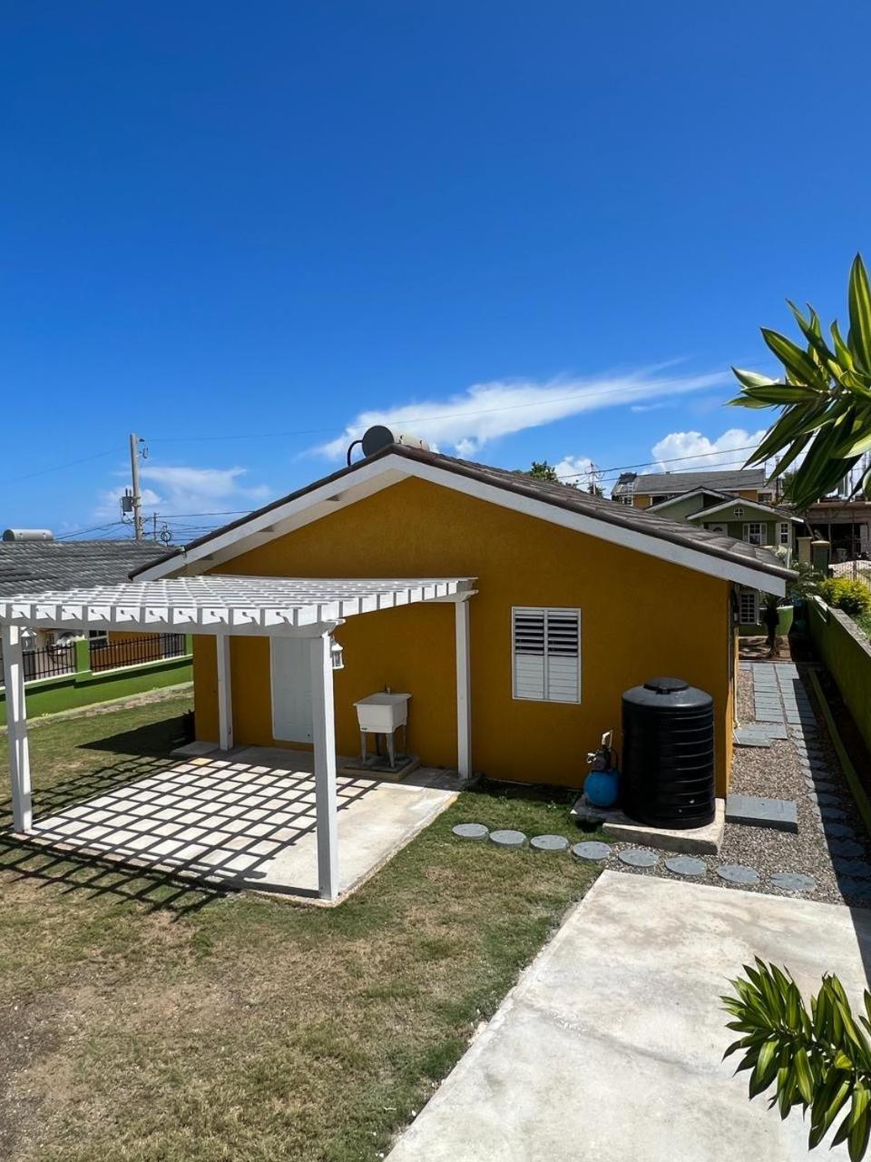 Reddie Vacation Homes Windsor  Exterior photo